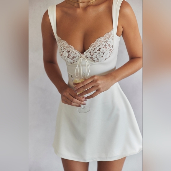 Ivory 'Adriana' House of CB-large (plus cup!) - Picture 3 of 13